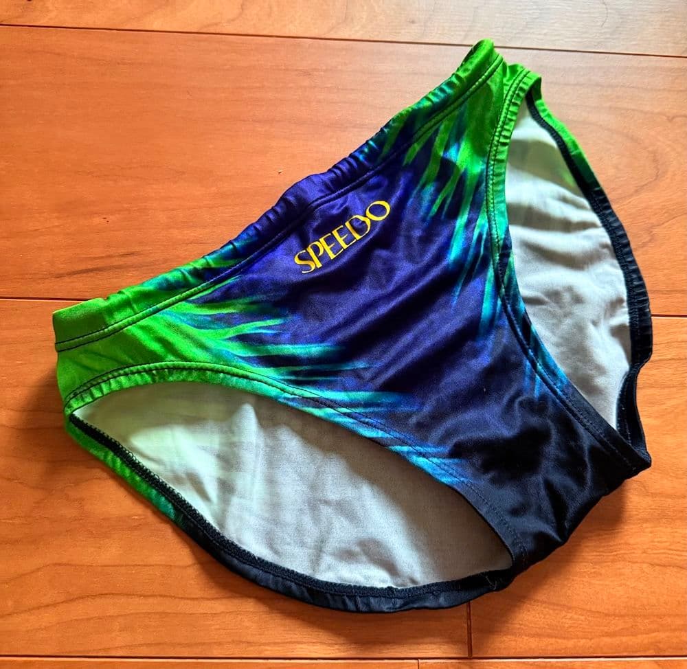 speedo アクアブレード ダイナカット ブルー　L　光沢　ウロコ　競パン