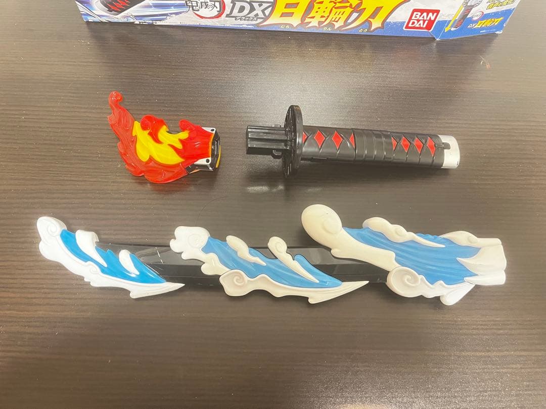 バンダイ 鬼滅の刃 DX日輪刀 竈門炭治郎　我妻善逸　セット