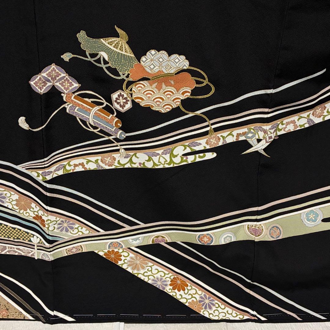 D70黒留袖 宝尽くし 金駒刺繍 菊唐花 正絹着物 袷 しつけ糸付き未使用極美品