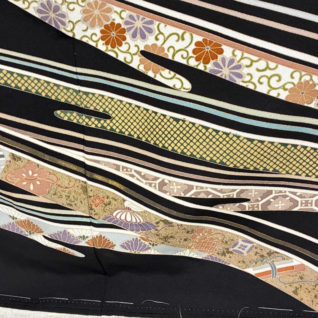 D70黒留袖 宝尽くし 金駒刺繍 菊唐花 正絹着物 袷 しつけ糸付き未使用極美品