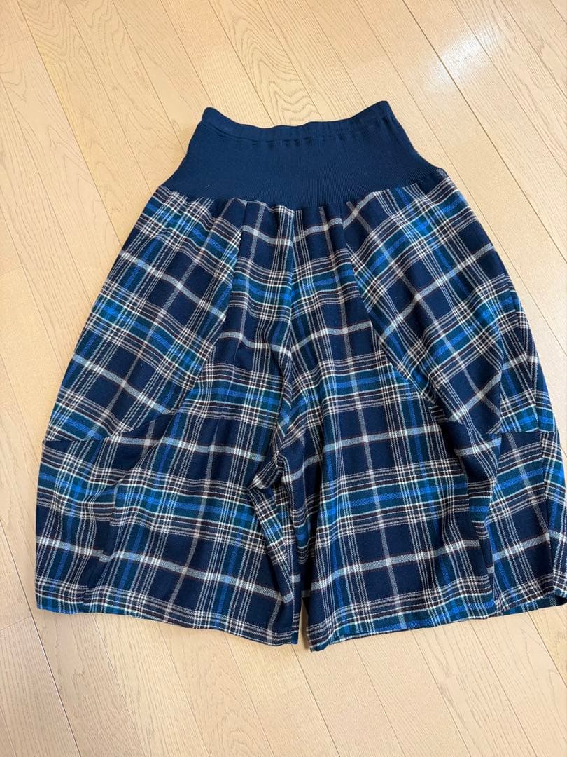 美品クレッシェントデュオ　ネイビー チェック柄 ガウチョパンツ