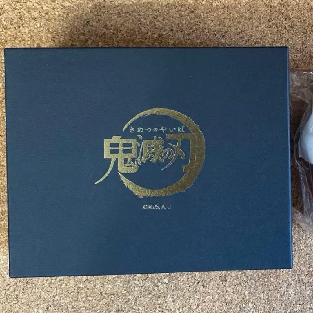 【値下げしました】鬼滅の刃　煉獄杏寿郎　２つ折り財布