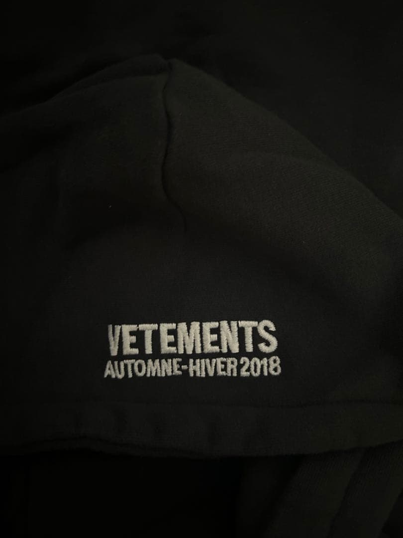 トップス vetements freehugs hoodie