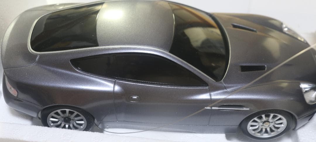 貴重ニッコー製００７／ダイ・アナザー・デー　アストンマーチンｖ１２バァンキッシュ