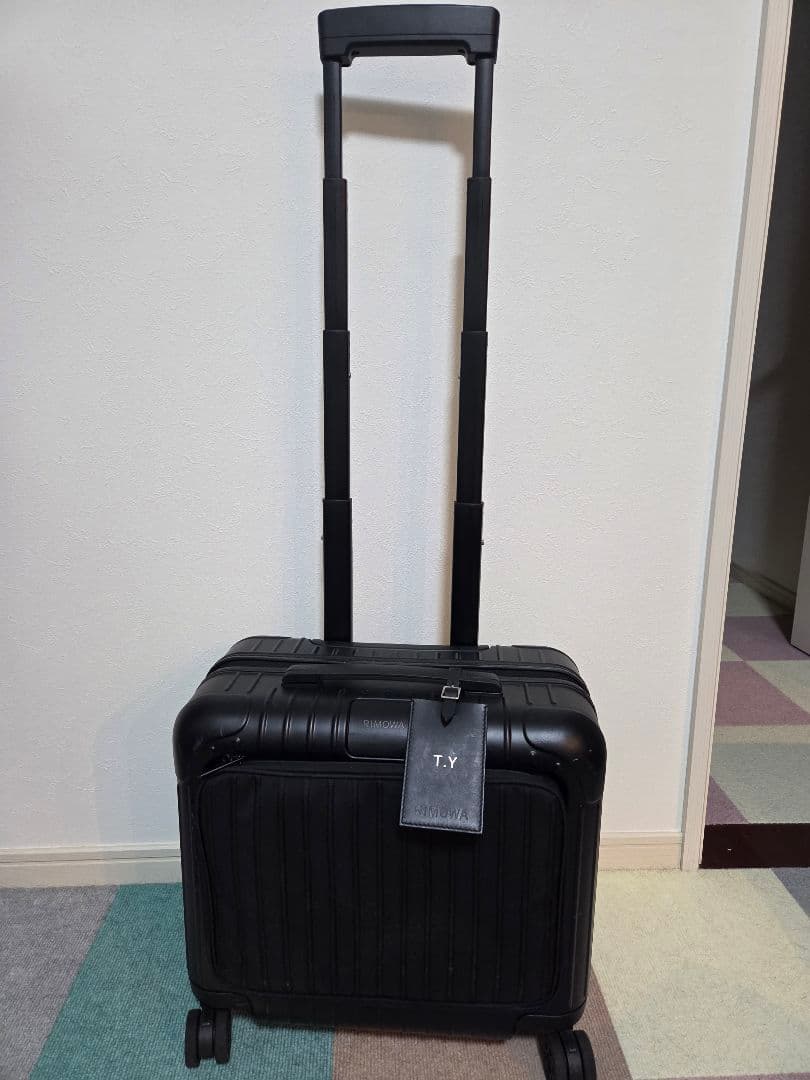 RIMOWA Essential Sleeve Compact ブラック