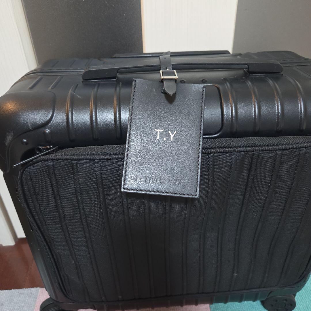 RIMOWA Essential Sleeve Compact ブラック