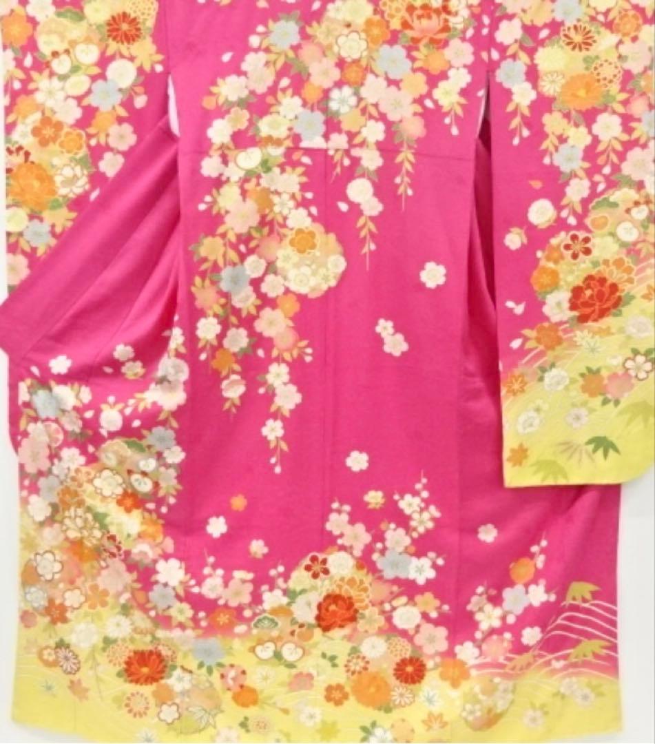 裄６９ｃｍ　豪華　４点セット　四季草花模様　刺繍振袖