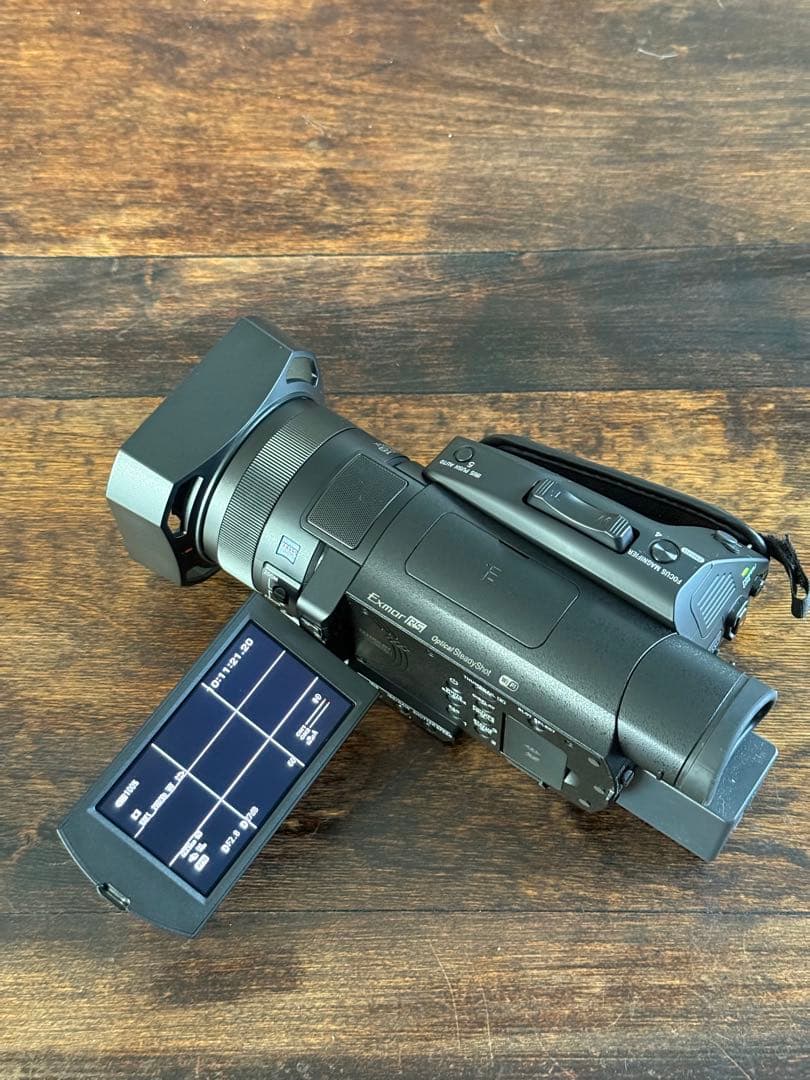 SONY FDR-AX700 4K ハンディカム　256GBメモリカード２枚付き