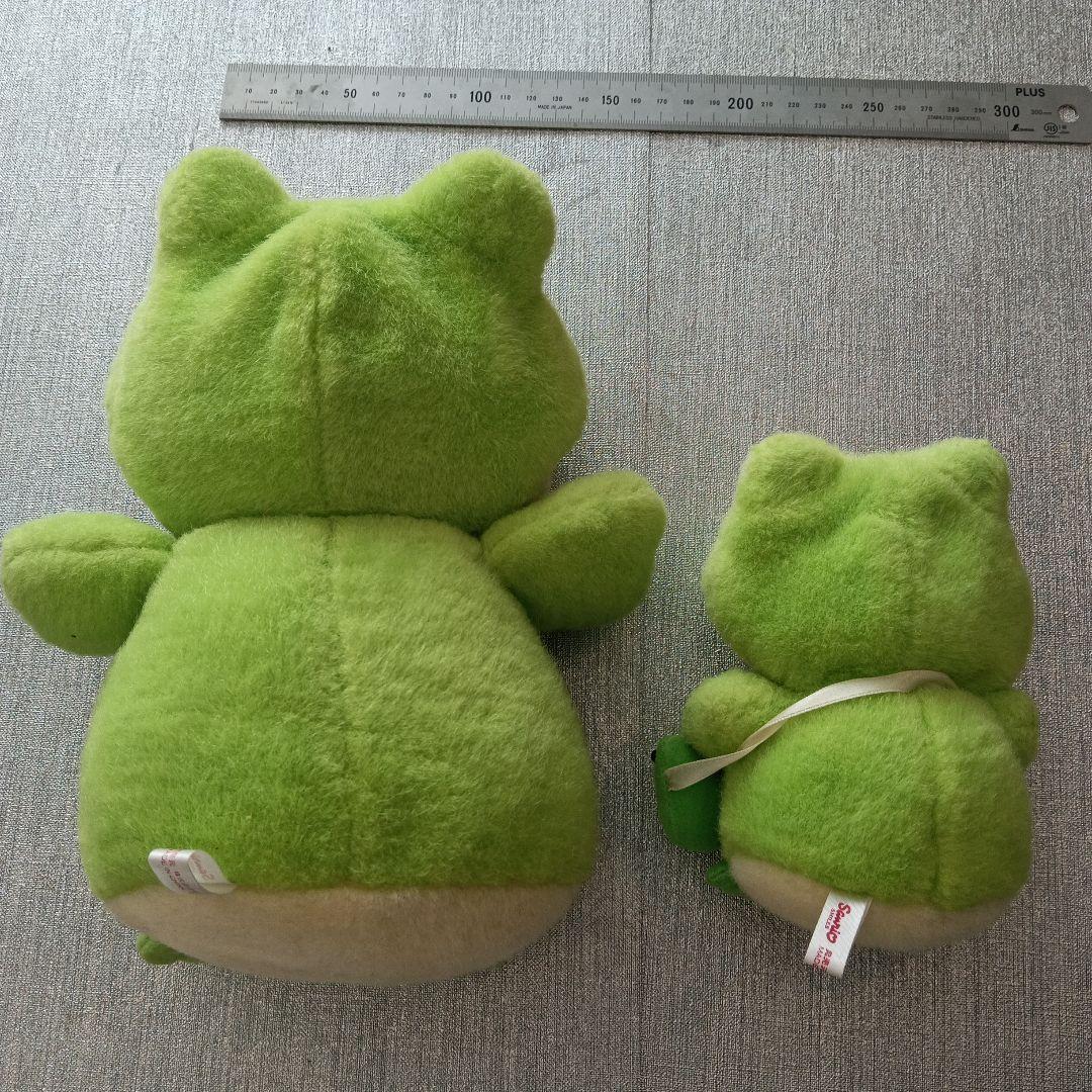 ハローキティ　カエルきぐるみ　　 大小セット