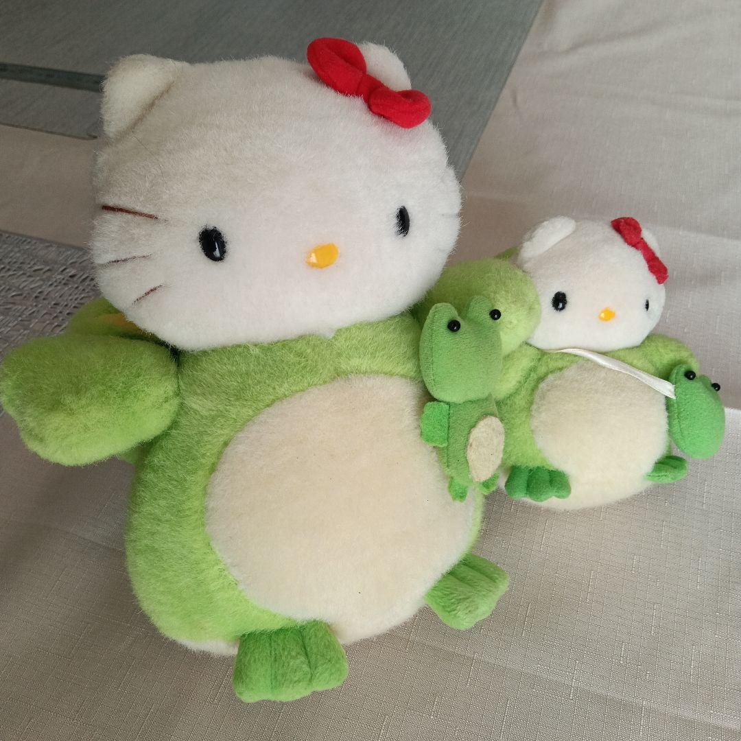 ハローキティ　カエルきぐるみ　　 大小セット