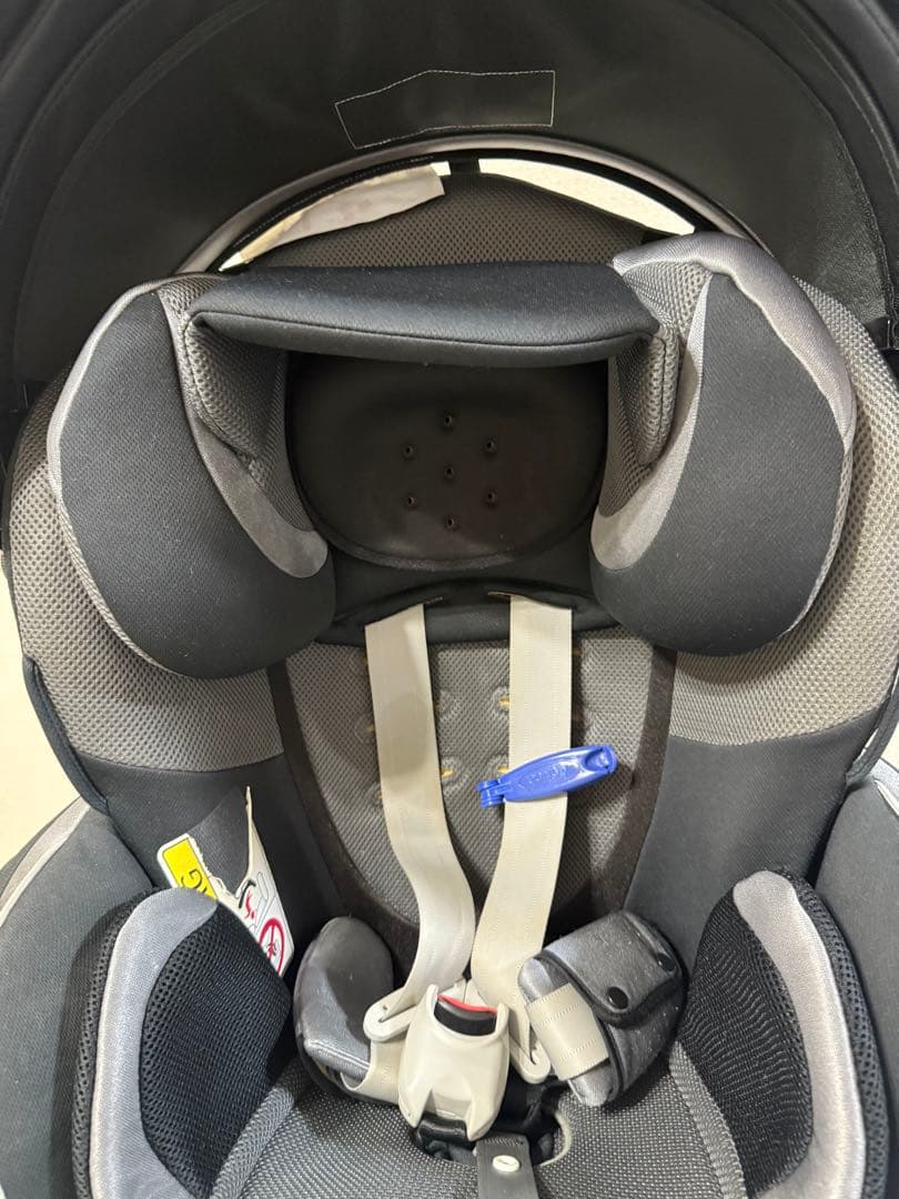 美品 Aprica フラディアラクート チャイルドシート　シェード付