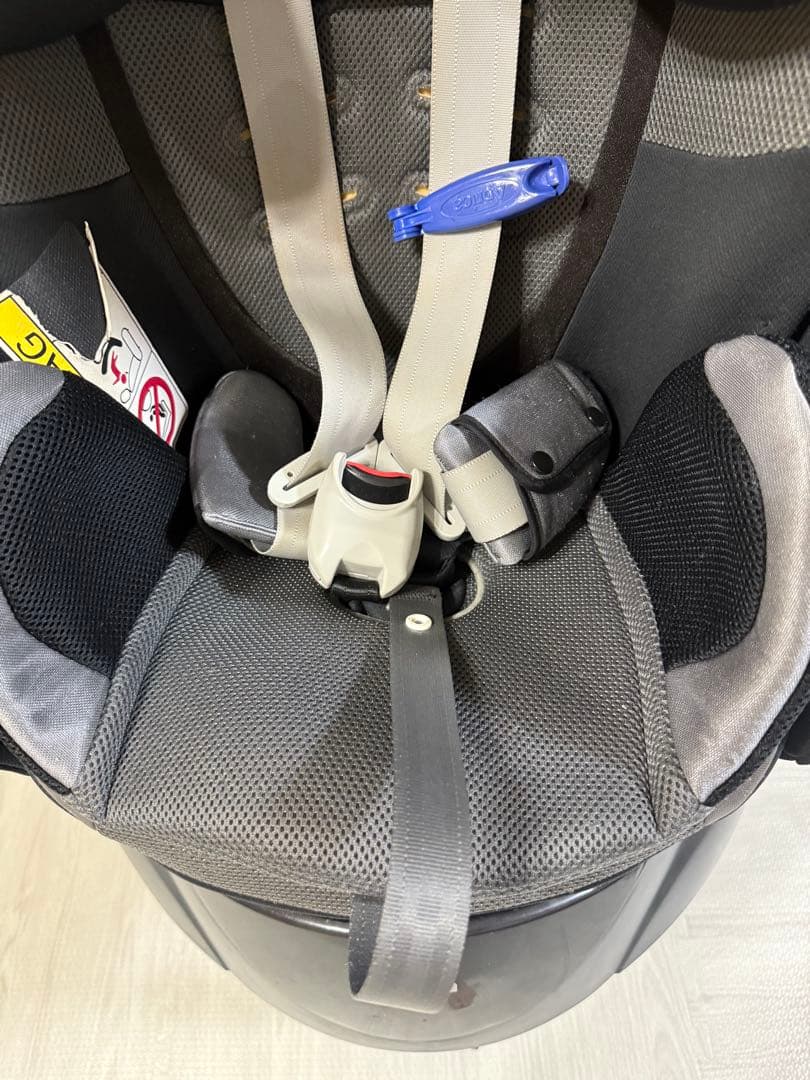 美品 Aprica フラディアラクート チャイルドシート　シェード付