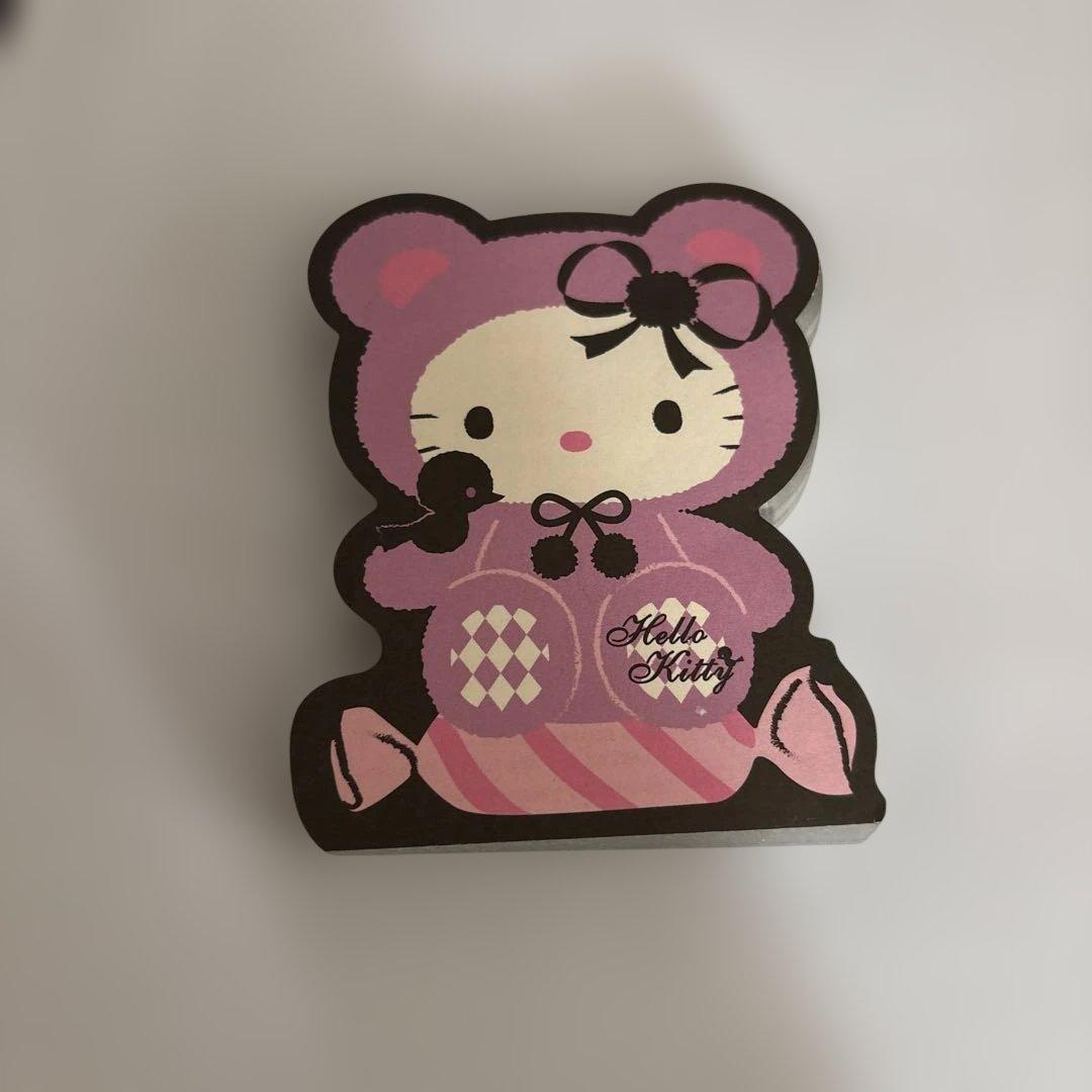 ハローキティ　ダイカットメモ　フシギ