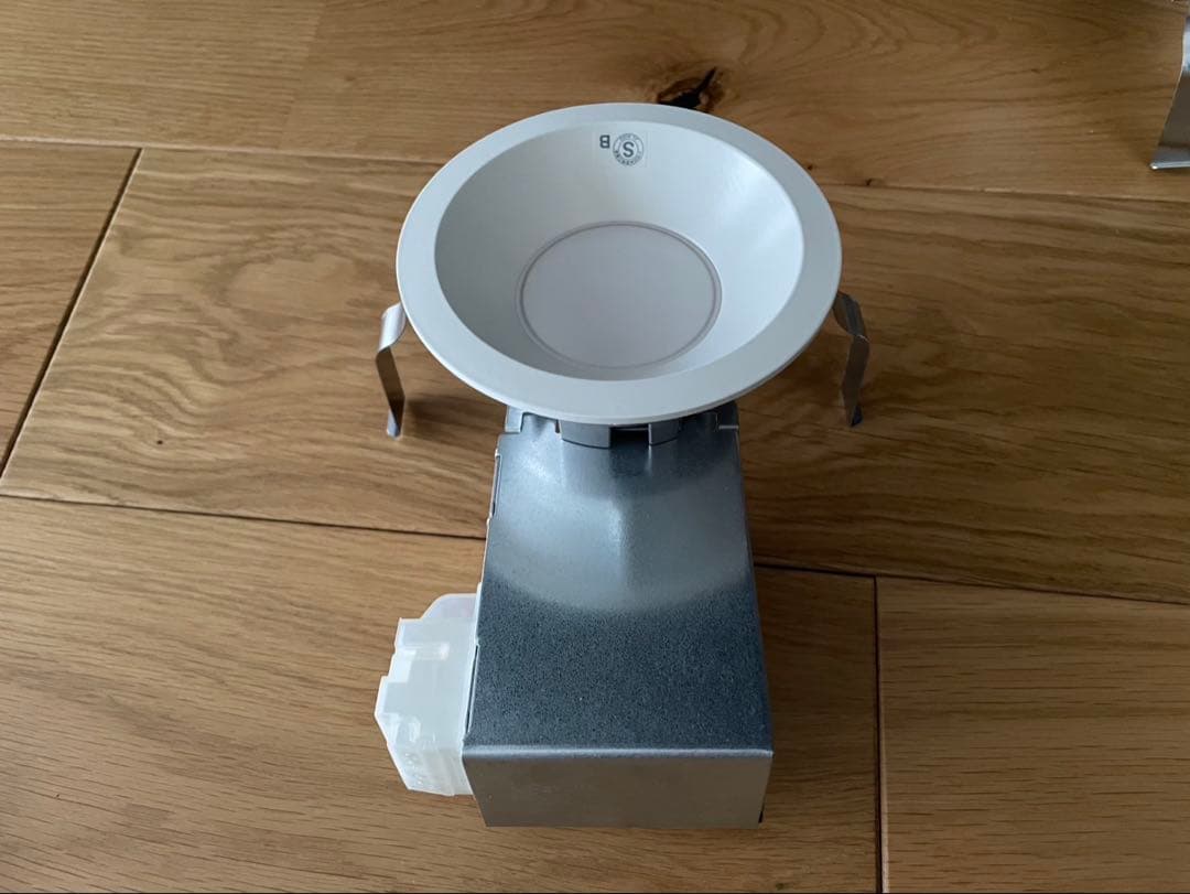 DDL-CD001W ホワイトダウンライト 100W 調光 調色