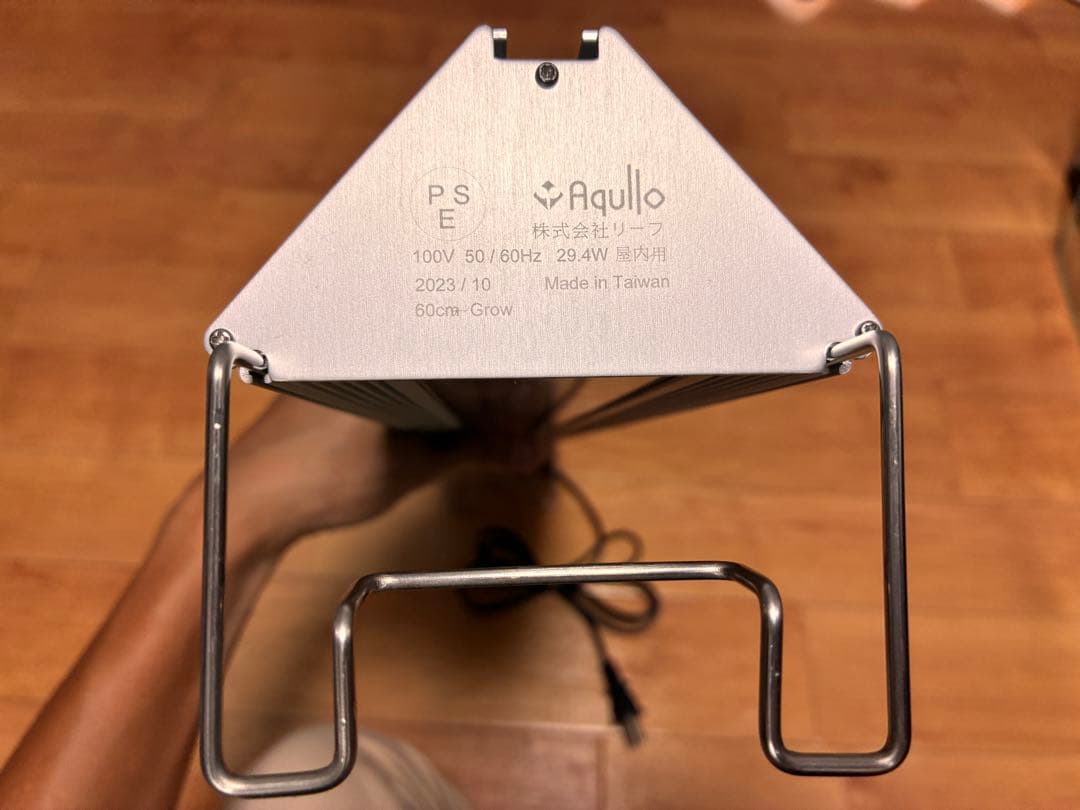 だぃすけ　水槽セット ライト ヒーター ポンプ マット ガラス蓋　流木付き