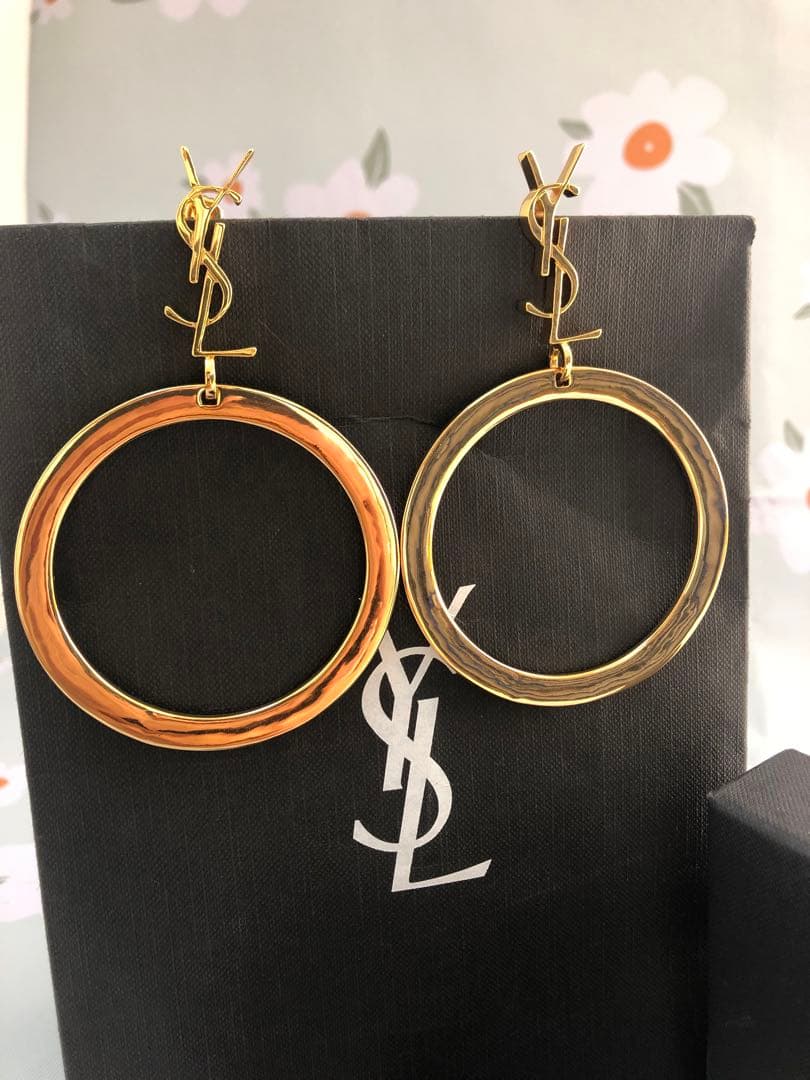サンローラン フープ ピアス　ゴールド　超美品