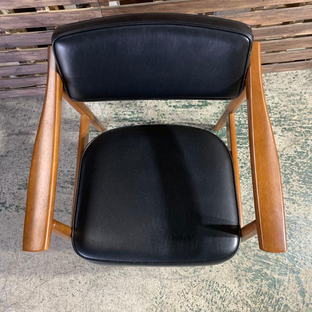 K053 カリモク60 Dチェア W36460BW