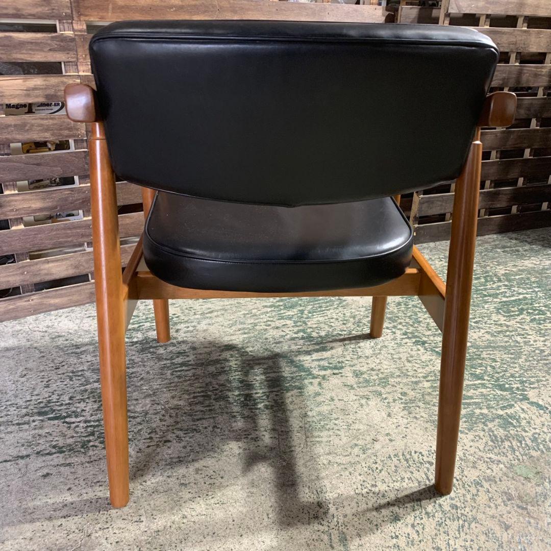 K053 カリモク60 Dチェア W36460BW