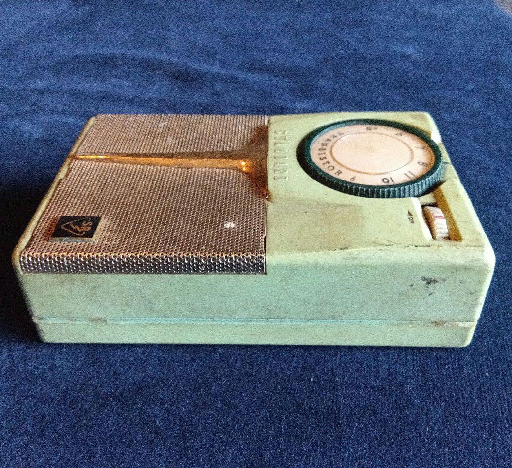ジャンク品　トランジスタ　ラジオ　レトロ　ヴィンテージ