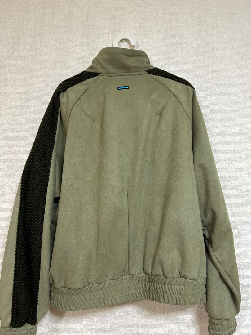 ジャケット・アウター MUZE SWITCHING TRACK BLOUSON (L.KHAKI)