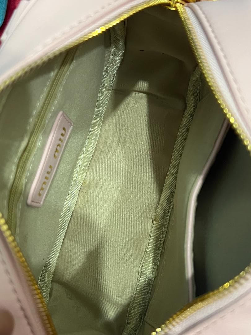 極美品 ピンク ショルダーパッグ