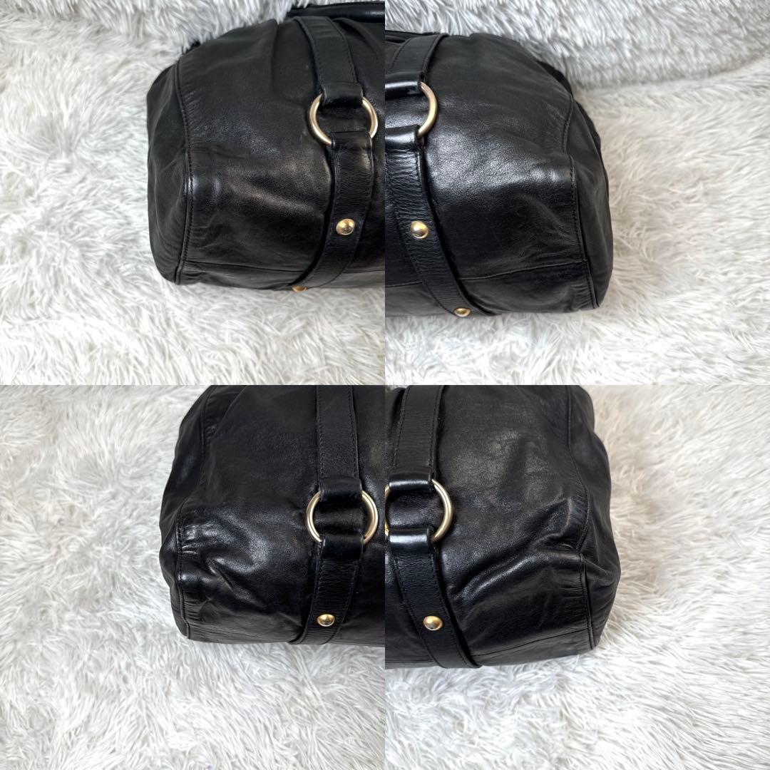 ミュウミュウ　ハンドバッグ　ヴィッテロリュクス レザー ハンドバッグ トート 黒