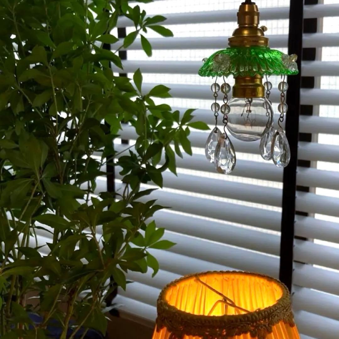 ミニシャンデリア　１９世紀　ウランガラス　フランス　超ミニシェード