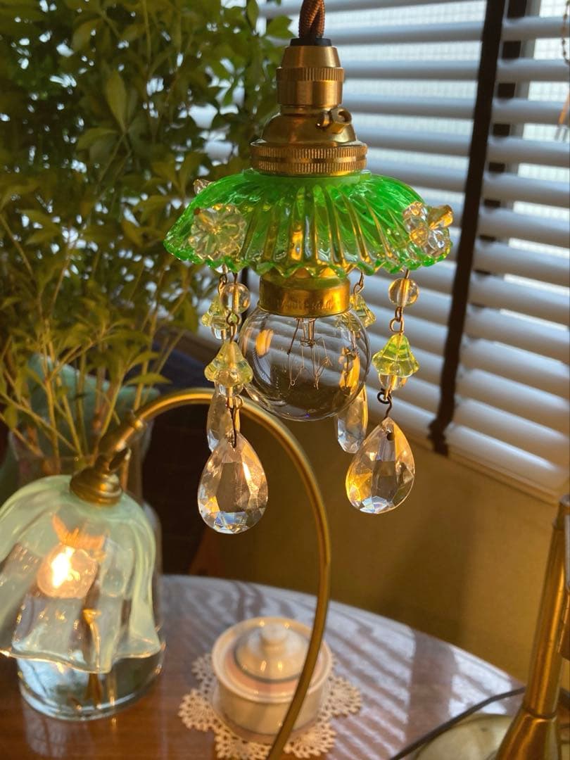 ミニシャンデリア　１９世紀　ウランガラス　フランス　超ミニシェード