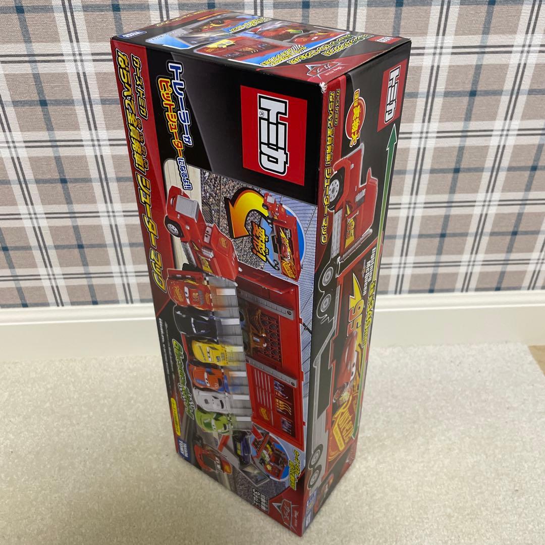 カーズ　トミカ　並べて全員発車！シューター　マック