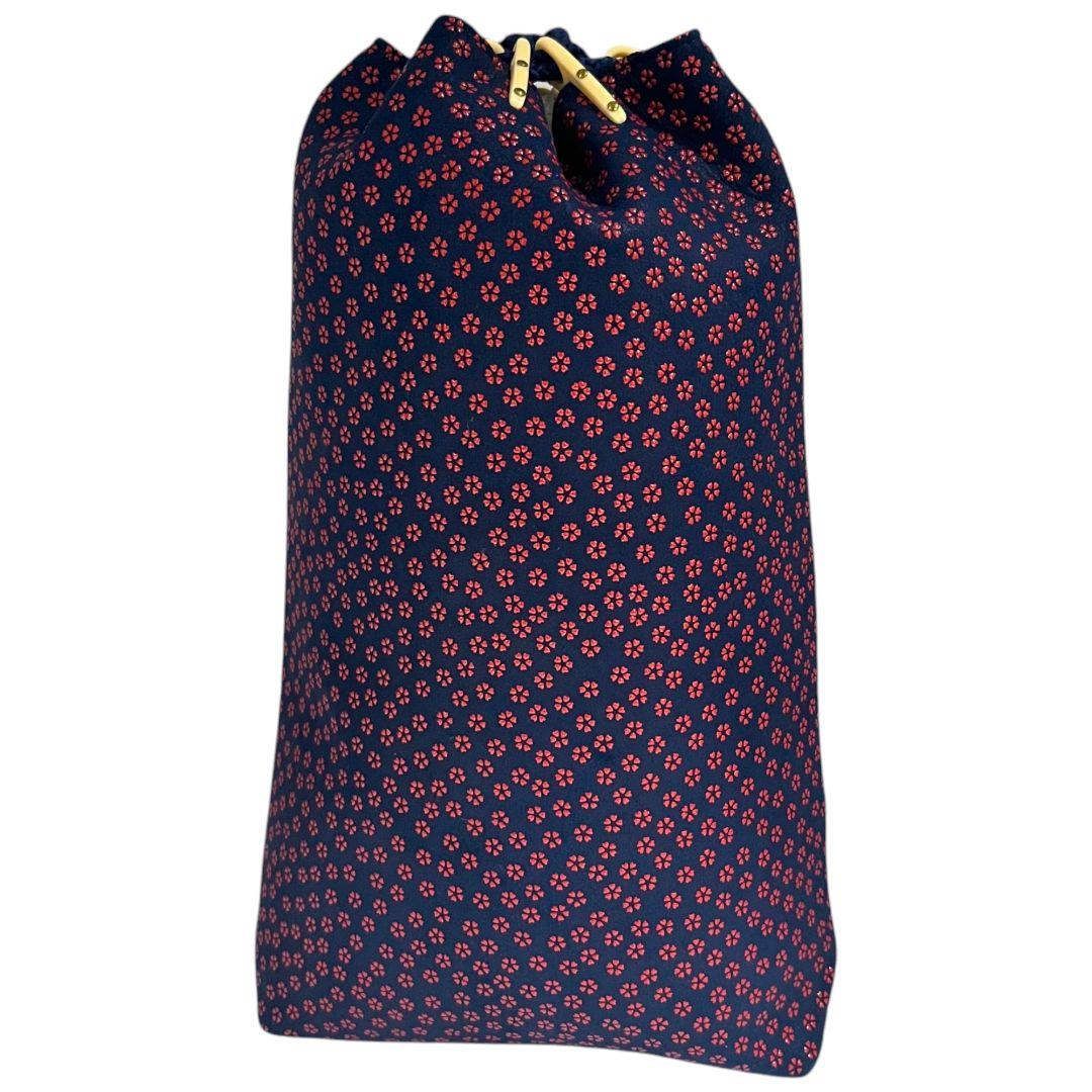 極美品✨未使用級　印傳屋　合切袋（大）　信玄袋　巾着　小桜柄　鹿革　濃紺　赤