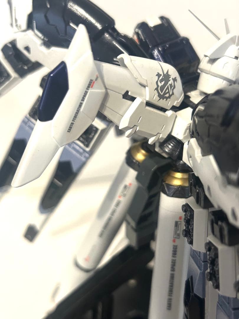RG Hi-νガンダム　完成品　全塗装