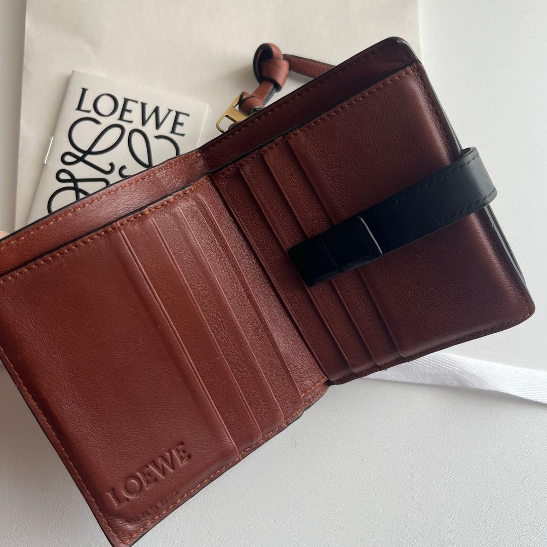 49 美品 LOEWE ロエベ 2つ折り財布
