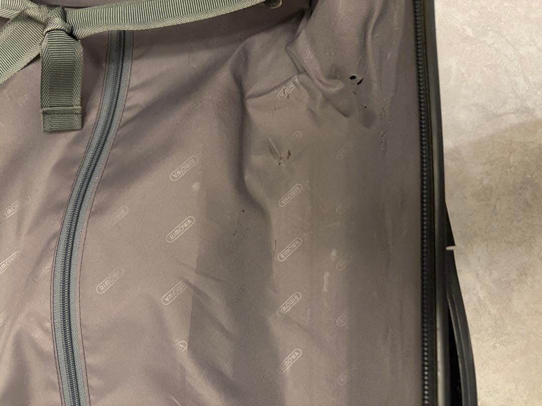 RIMOWA シルバーキャリーケース TSAロック付き