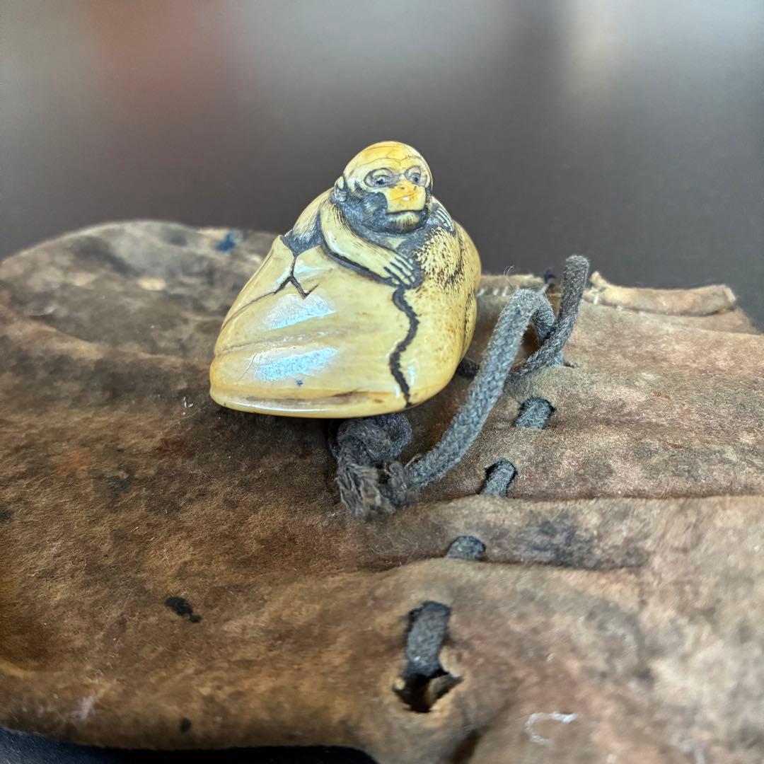 [時代根付　栗から猿　巾着　提げ物]