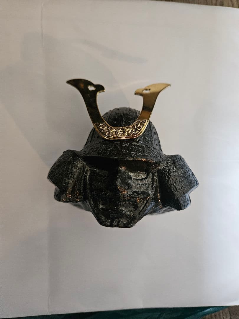 武士の頭部デザイン 鍔(つば)