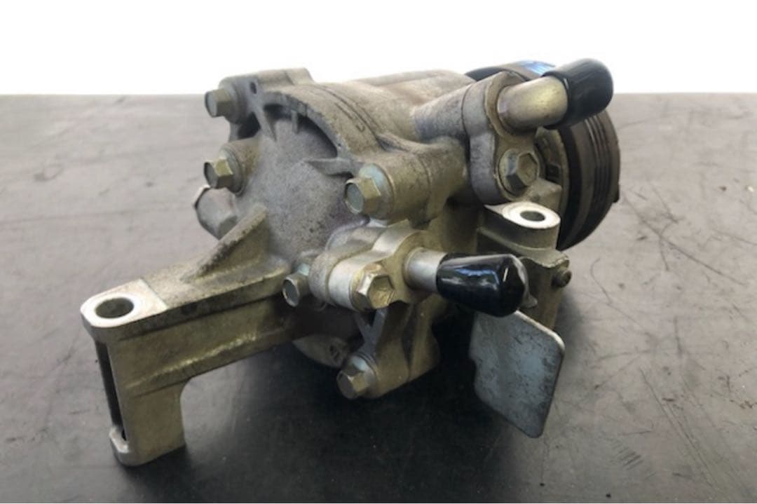 コンプレッサー スイフト ZC72S スズキ K12B 95201-68LC0