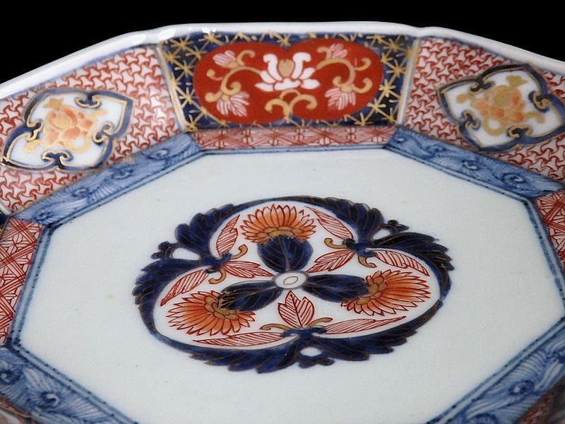 古伊万里　金襴手　毘沙門亀甲紋に花の図　八角６寸皿　江戸期N934AS-CYw