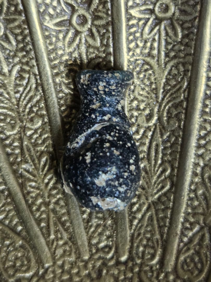 006　ビーズ　トンボ玉　容器玉　小さなガラス壺　！