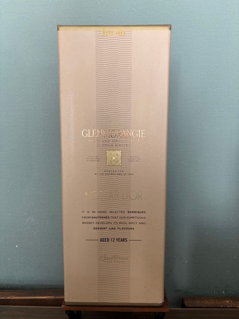 グレンモーレンジ　ネクタードール 12 年　ギフトボックス入り