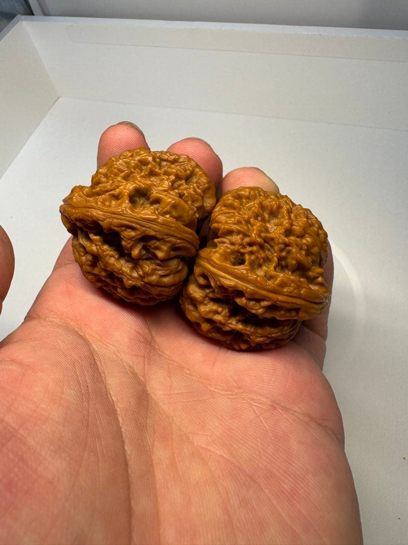 希少文玩核桃 南疆石 極太楞特徴