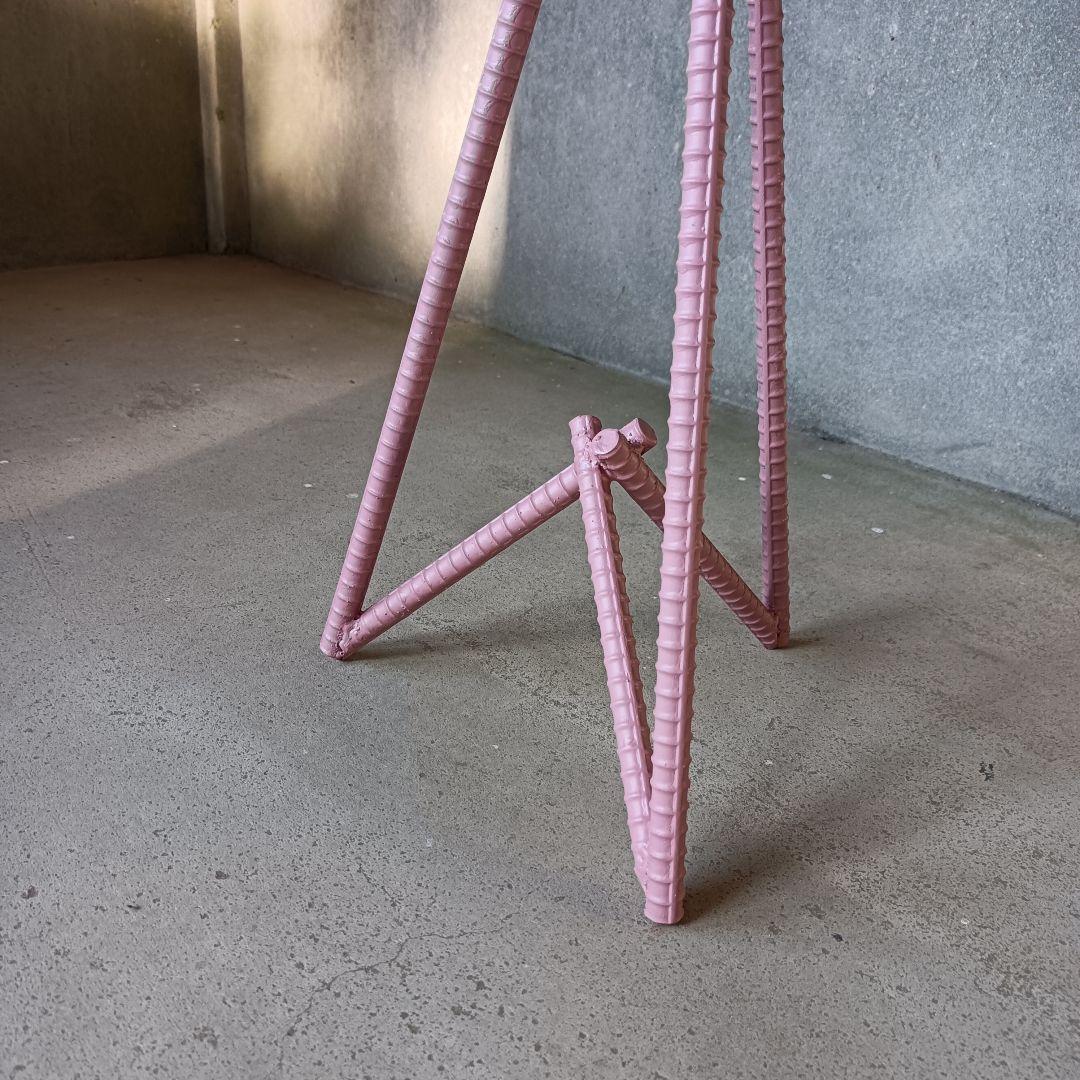 鉄筋くすみピンク看板