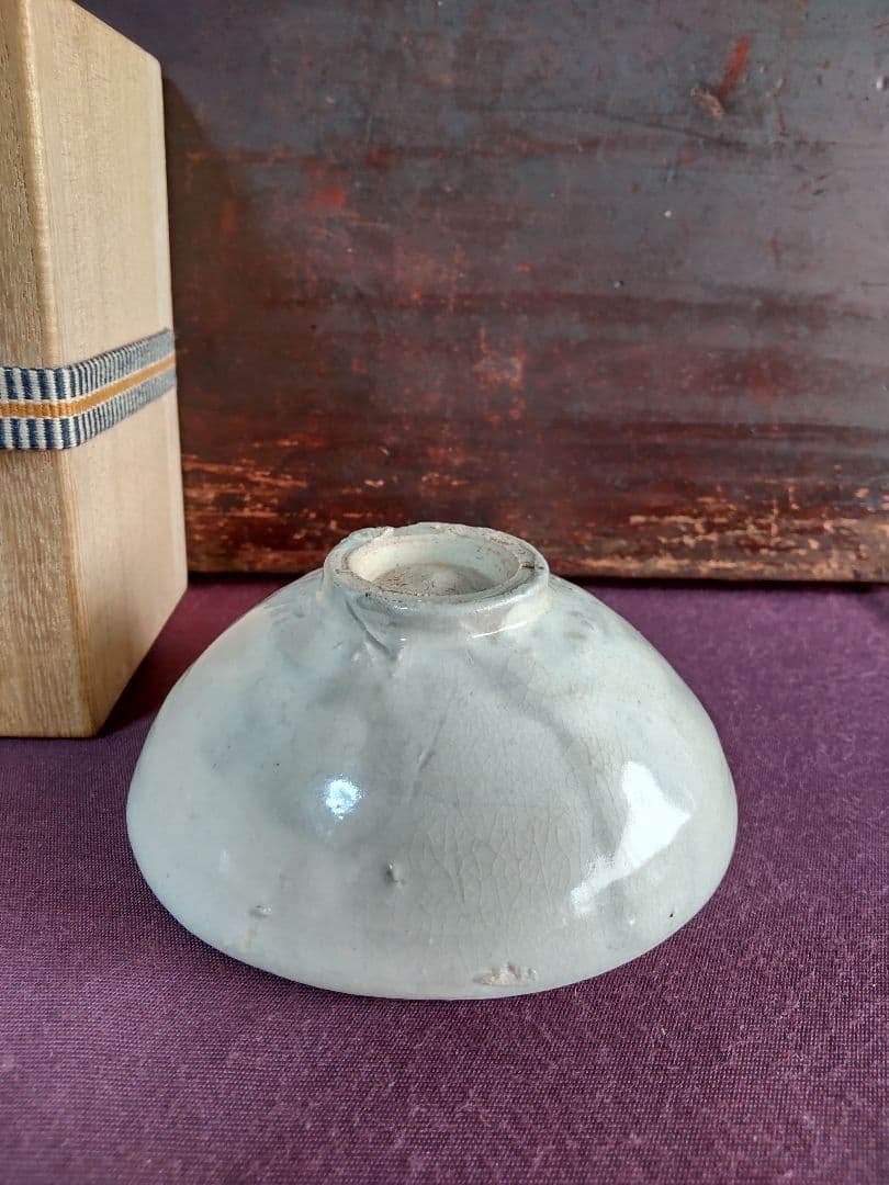 金時代 　鶴壁窯(磁州窯)　白釉 陰刻 花紋盃　　無庇完品