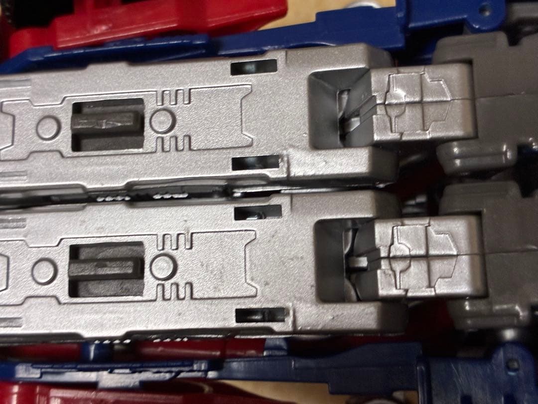 MB-11 オプティマスプライム 10周年版