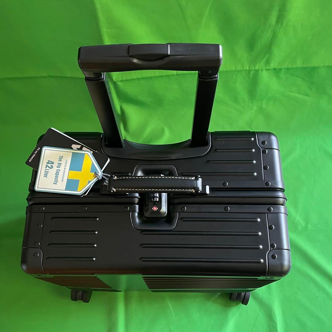 未使用innovator スーツケース INV1611 ステルスブラック 42L