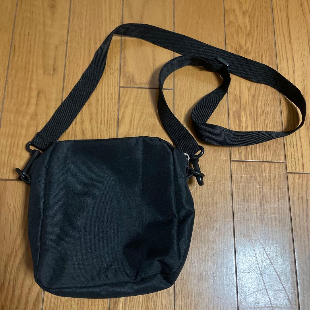 Ado 狂言 ショルダーバッグ　缶バッジ2個付き