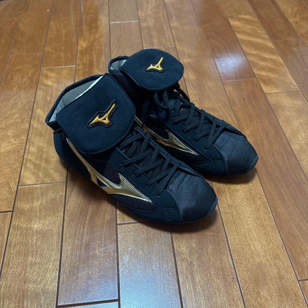 ミズノボクシングシューズ　ゴールドブラック　mizuno
