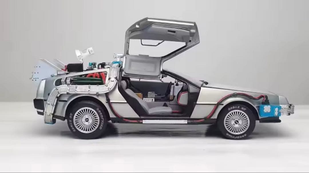 デロリアン 1/18スケール モデル Hot Wheels