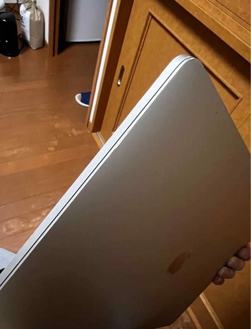 Macbook Pro 2017 15.4インチ 16gb i7 512gb