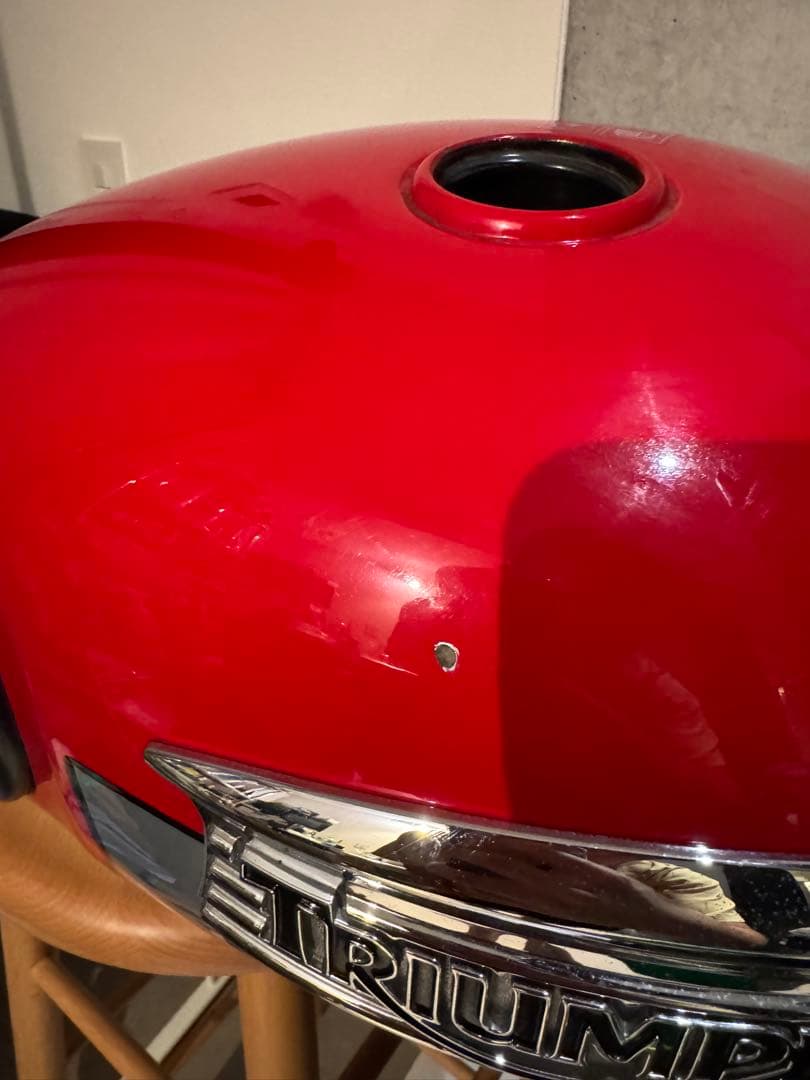 トライアンフ　タンク　triumph ボンネビル　スクランブラー