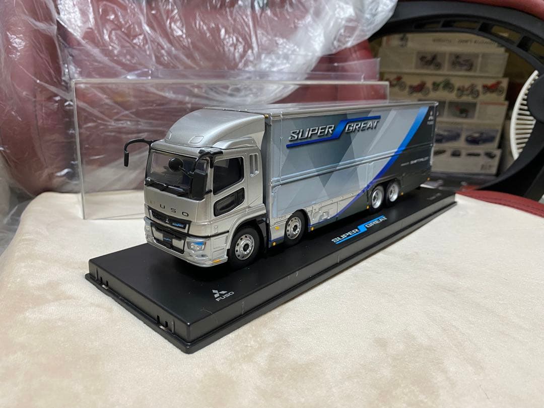 1/43三菱ふそうスーパーグレートミニカー